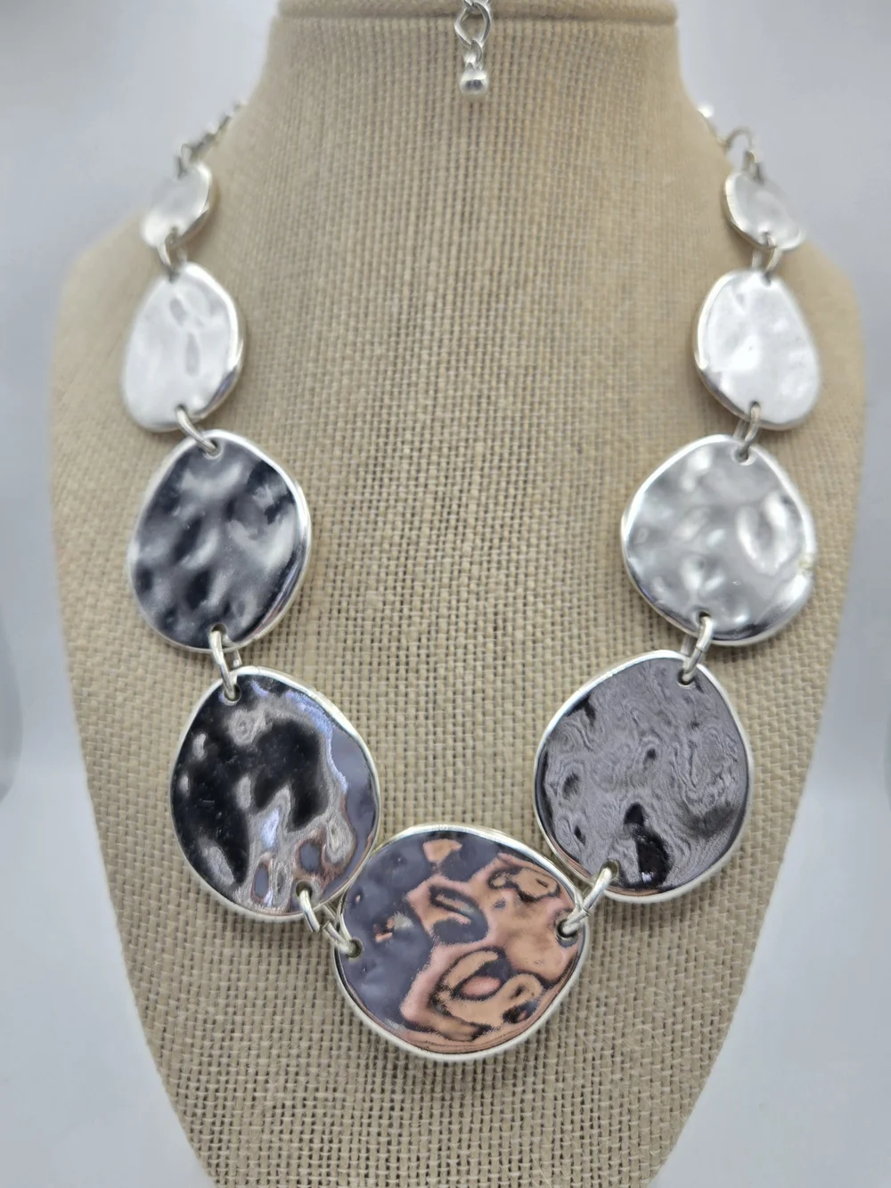 Chico's Silvertone Metal Hammered Disc Necklace Chunky Sculpural Geometric READ